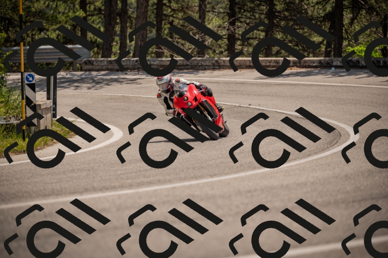 20250607123049-_Z627914_am_