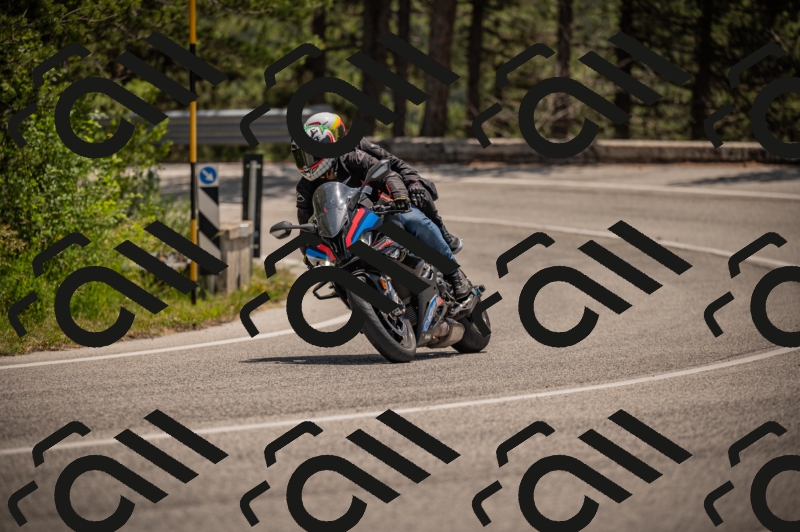 20250607123352-_Z627943_am_