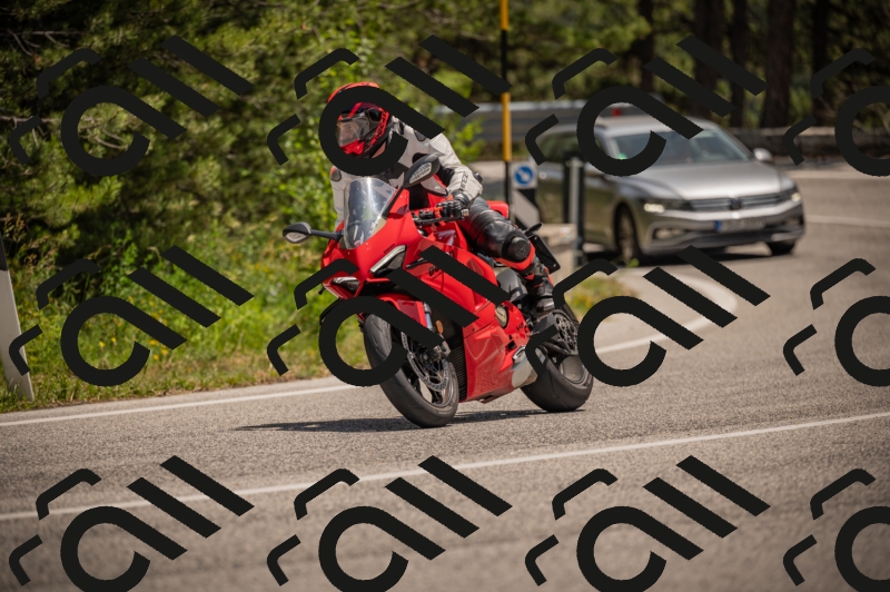 20250607125616-_Z628096_am_