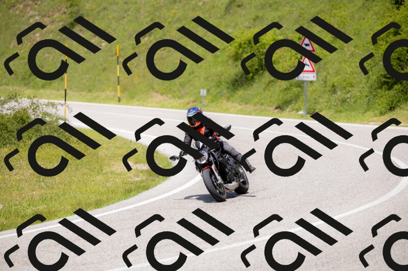 202506071324-_04A9754_c3_