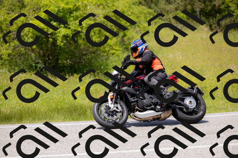 202506071324-_04A9755_c3_