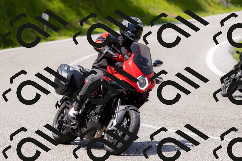 202506071325-_04A9762_c3_