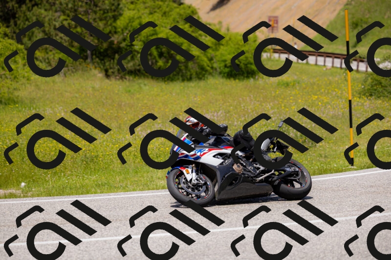 202506071326-_04A9769_c3_