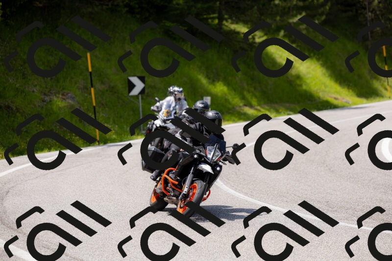 202506071326-_04A9776_c3_