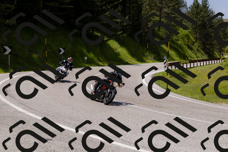 202506071329-_04A9807_c3_