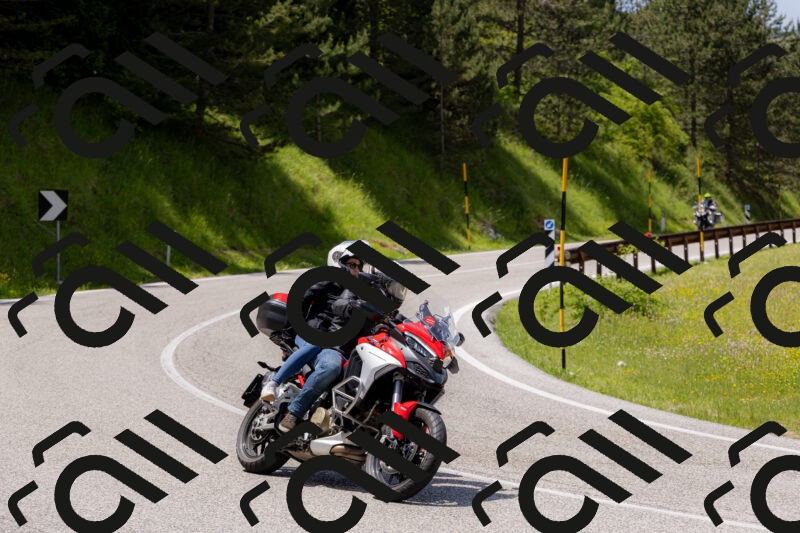 202506071332-_04A9815_c3_