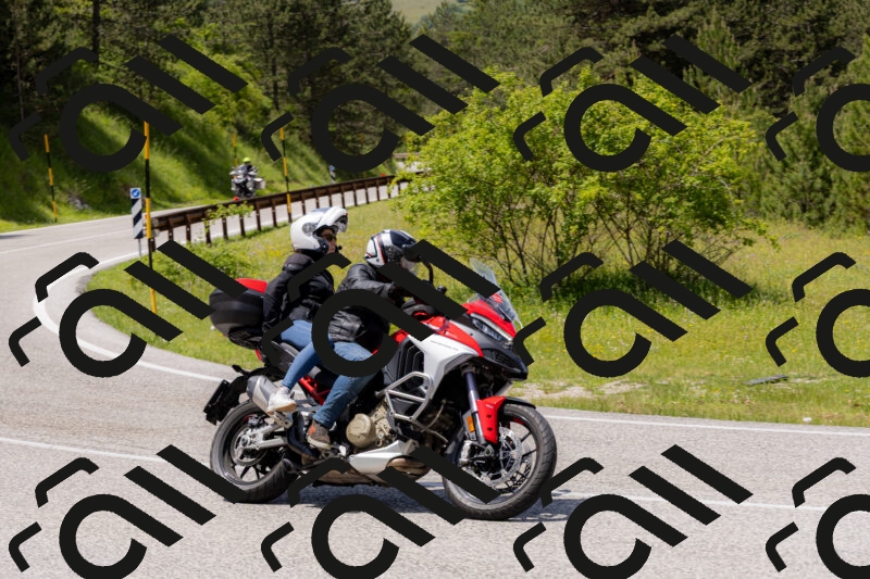 202506071332-_04A9816_c3_