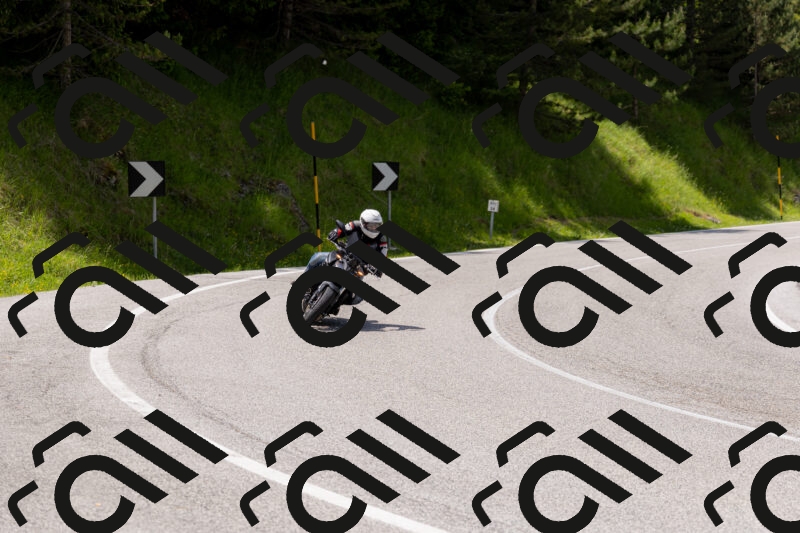 202506071332-_04A9820_c3_