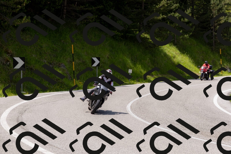 202506071332-_04A9824_c3_