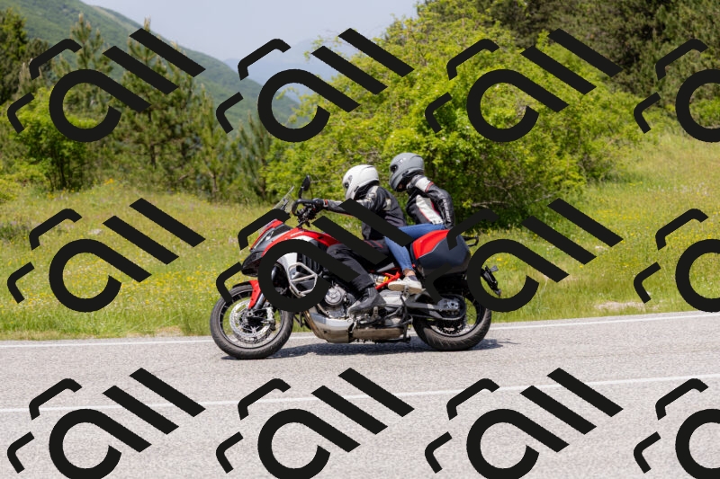 202506071336-_04A9845_c3_