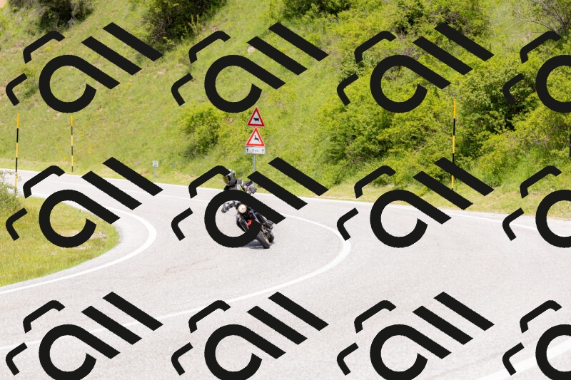 202506071342-_04A9857_c3_