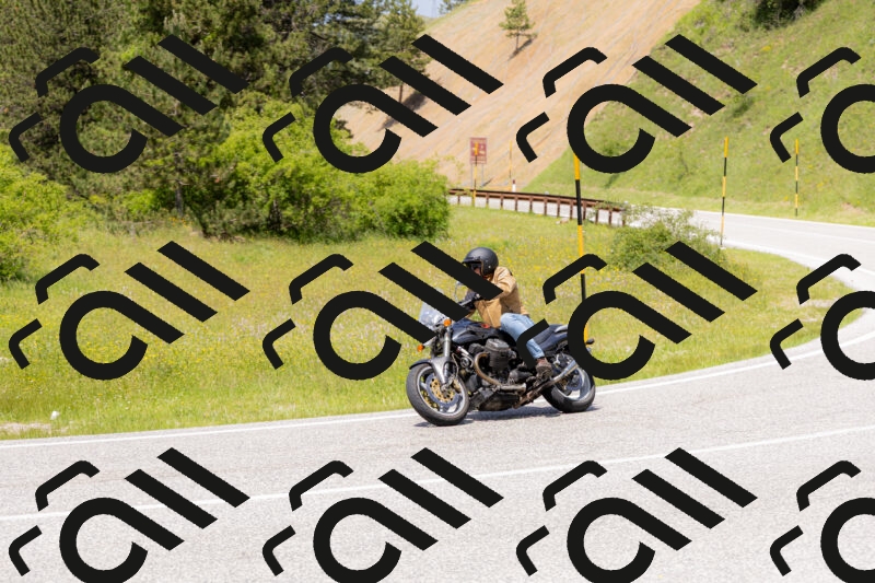 202506071343-_04A9860_c3_