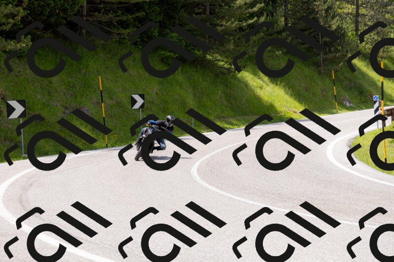 202506071343-_04A9866_c3_