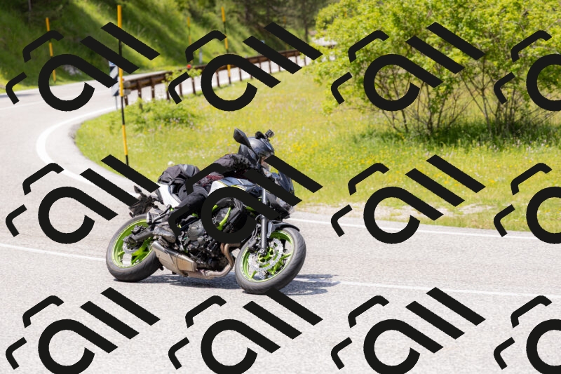 202506071345-_04A9882_c3_