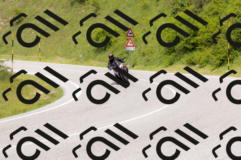 202506071350-_04A9886_c3_