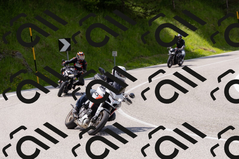 202506071351-_04A9892_c3_