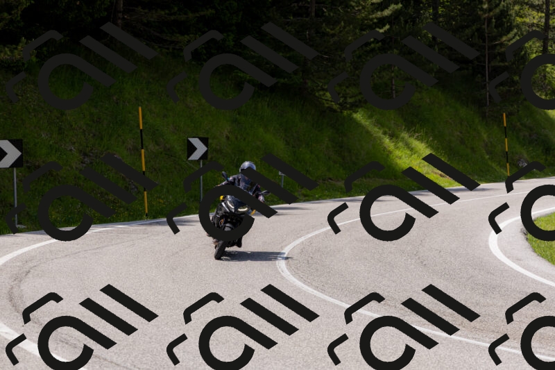 202506071356-_04A9901_c3_