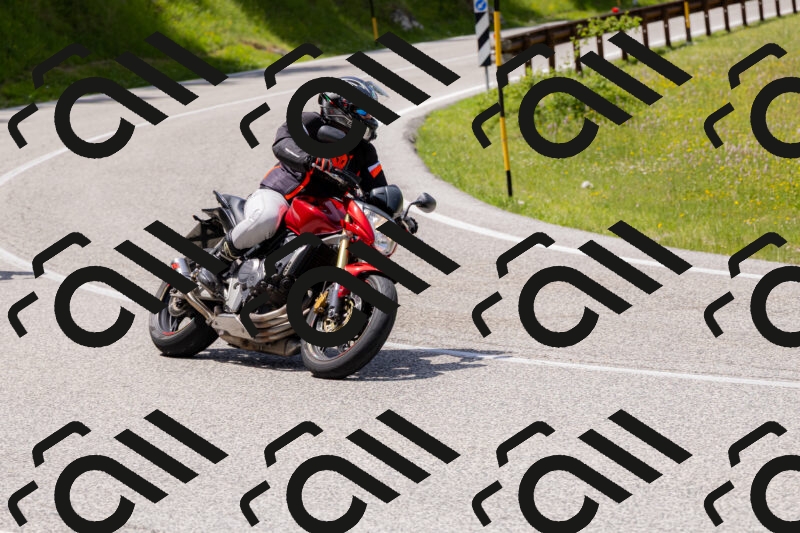 202506071357-_04A9905_c3_