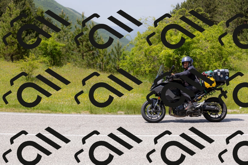 202506071358-_04A9911_c3_