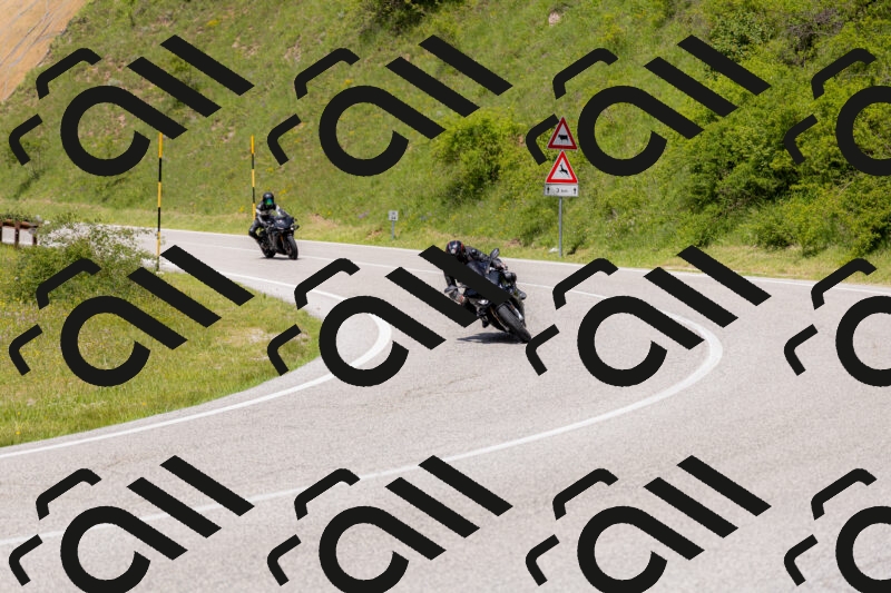 202506071358-_04A9912_c3_