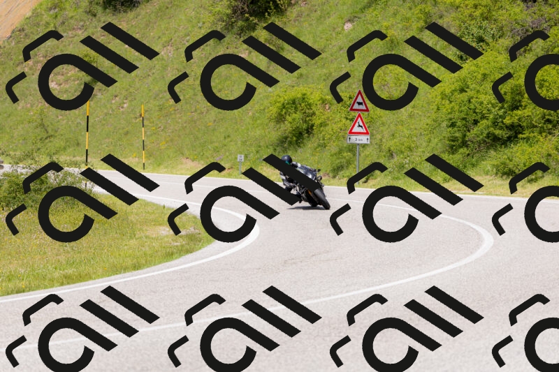 202506071403-_04A9934_c3_