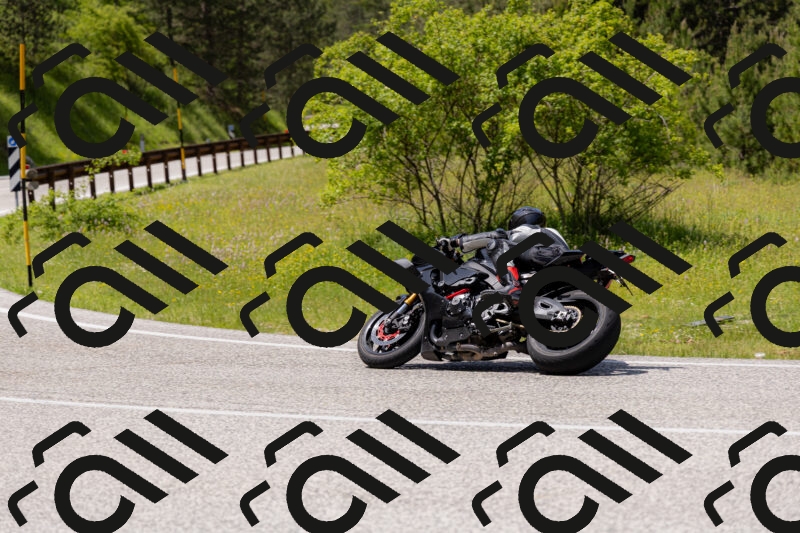 202506071403-_04A9941_c3_