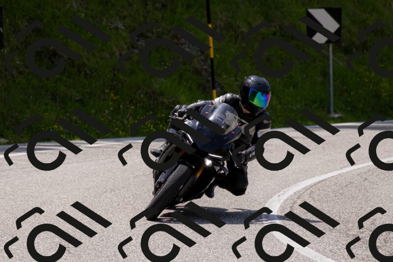 202506071404-_04A9943_c3_