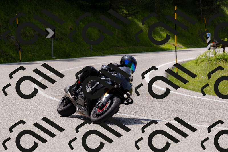 202506071404-_04A9945_c3_