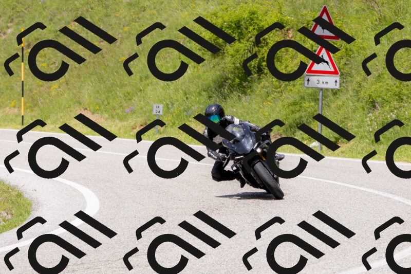 202506071404-_04A9947_c3_