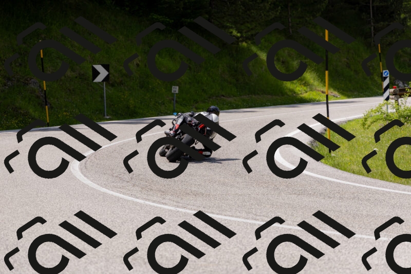 202506071404-_04A9953_c3_