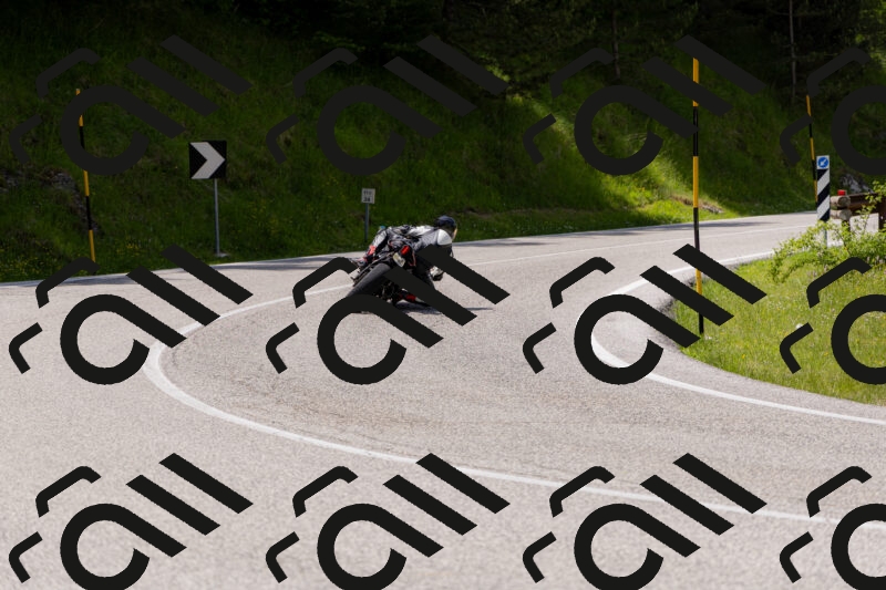 202506071404-_04A9954_c3_