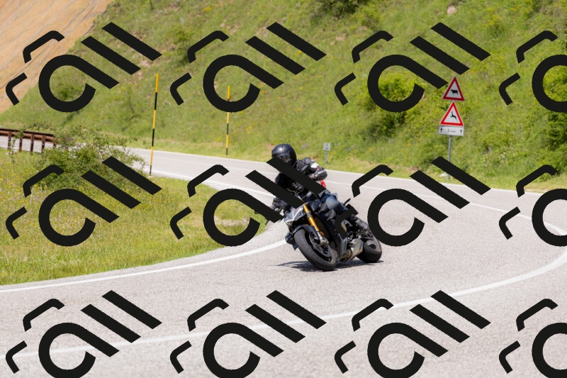 202506071407-_04A9958_c3_