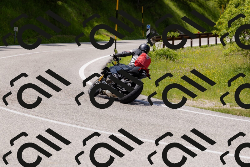 202506071407-_04A9963_c3_