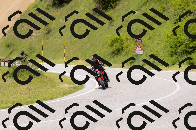 202506071415-_04A9985_c3_