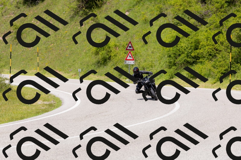 202506071415-_04A9988_c3_