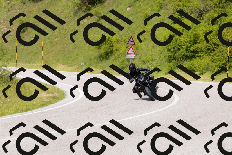 202506071415-_04A9989_c3_