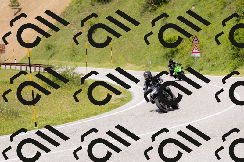 202506071416-_04A9998_c3_