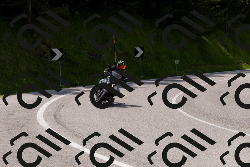 202506071422-_04A0017_c3_