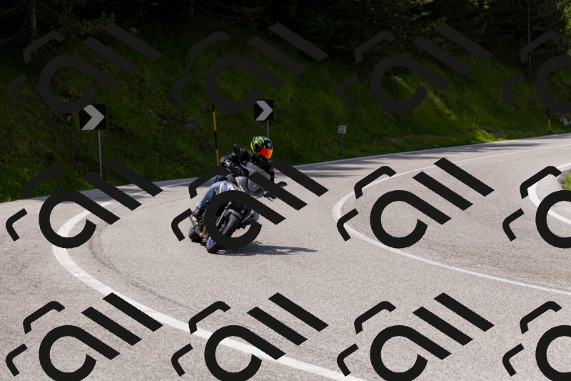 202506071422-_04A0018_c3_