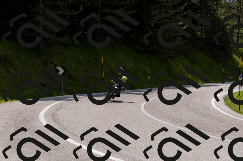 202506071426-_04A0022_c3_