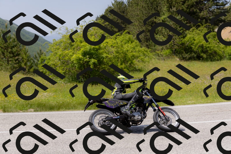 202506071426-_04A0027_c3_