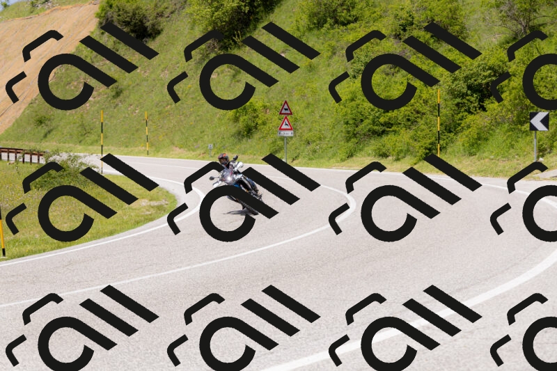 202506071427-_04A0028_c3_