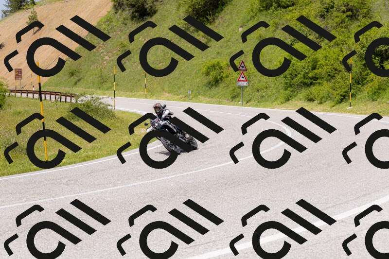 202506071427-_04A0029_c3_