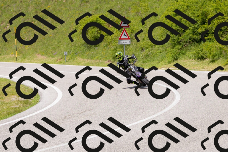 202506071427-_04A0033_c3_