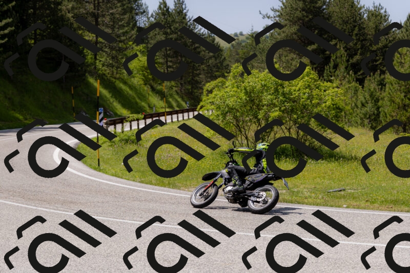 202506071427-_04A0039_c3_