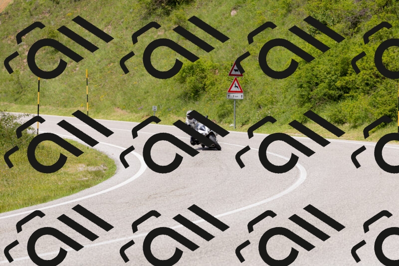 202506071429-_04A0040_c3_