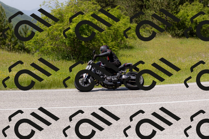 202506071435-_04A0054_c3_