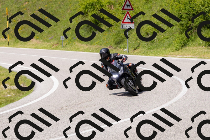 202506071435-_04A0055_c3_