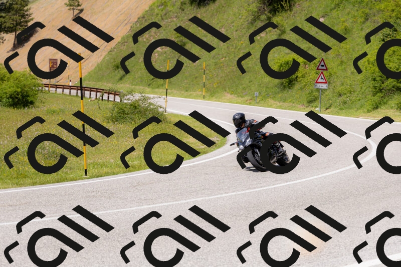 202506071435-_04A0056_c3_