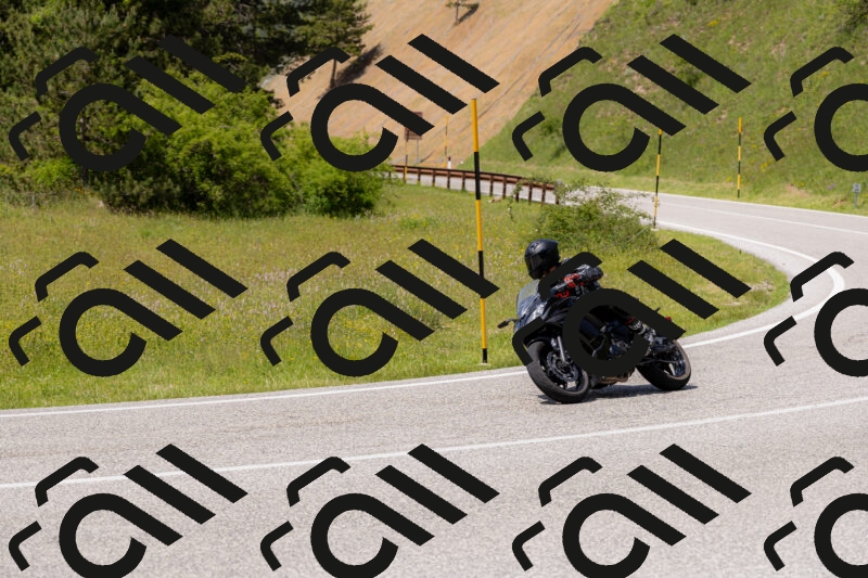 202506071435-_04A0057_c3_